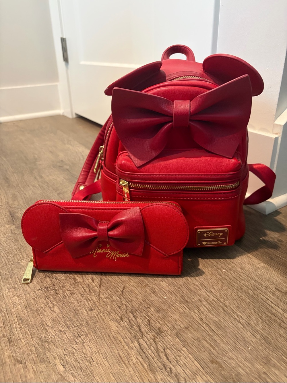 Disney Minnie Red Loungefly Mini Backpack and Wallet Set(Read